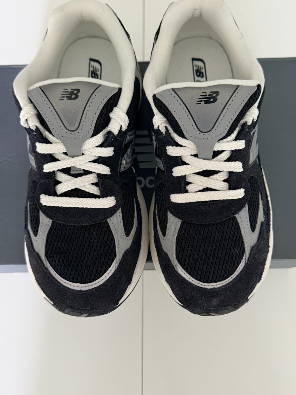 New Balance 2010 Boys Black/Shadow Grey Shoe Sz 4.5 G201088B Athletic Unisex